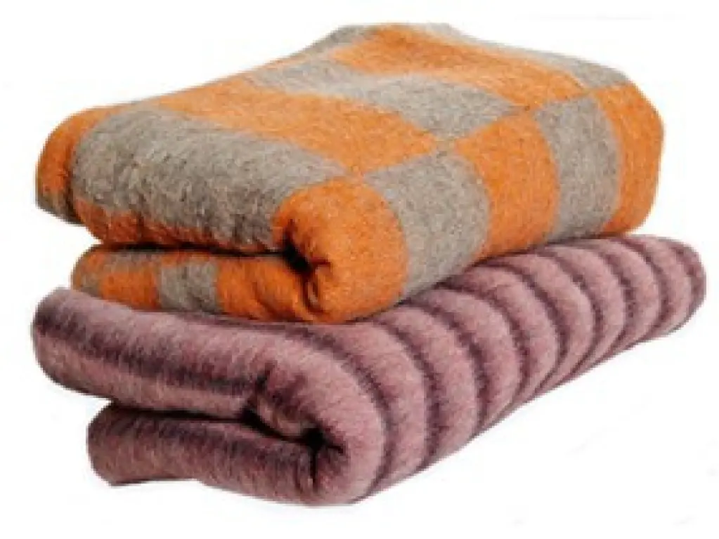 Реализуем оптом пледы и покрывала